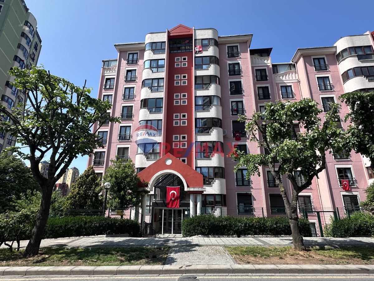 BAHCESEHIR MERKEZ GUL A TIPI 4+1 KIRALIK