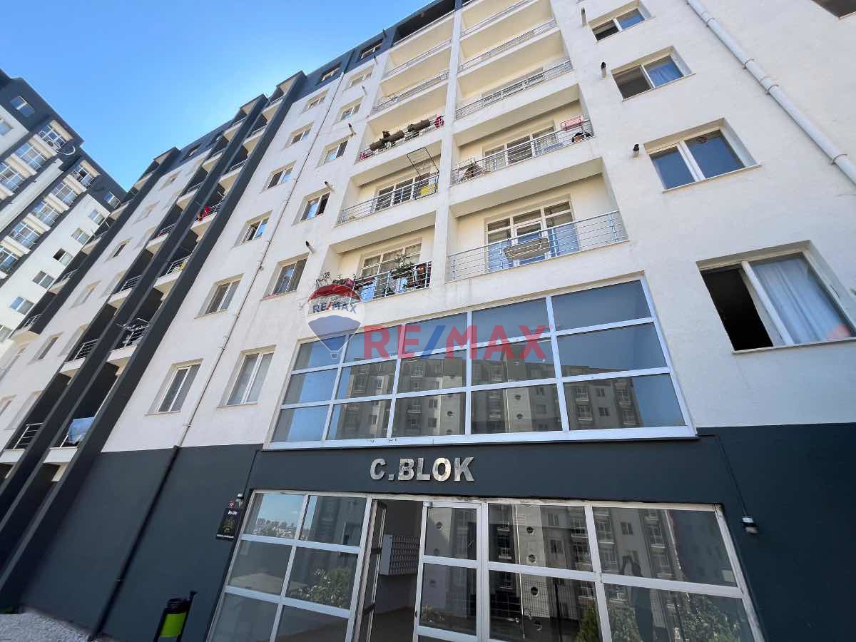 RÜYA KONAKLARI SİTESİ METROBÜSE YAKIN SİTE İÇERİSİNDE 1+1 GENİŞ SATILIK DAİRE