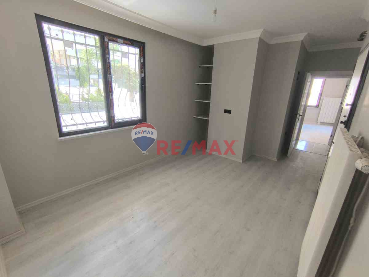 GÜMÜŞPALA'DA GÖL MANZARALI SATILIK 4+1 DAİRE