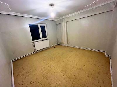 REMAX BEYAZ SELİMİYE MAHALLESİNDE 3+1 KİRALIK DAİRE – ALTIPARMAK’A YÜRÜME MESAFESİNDE