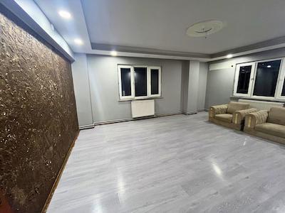 REMAX BEYAZ SELİMİYE MAHALLESİNDE 3+1 KİRALIK DAİRE – ALTIPARMAK’A YÜRÜME MESAFESİNDE