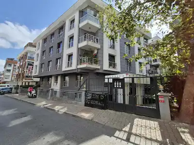 ÇEKMEKÖY MERKEZ MAH ZINDE ÜÇ KONAKLARDA SATILIK DAIRE