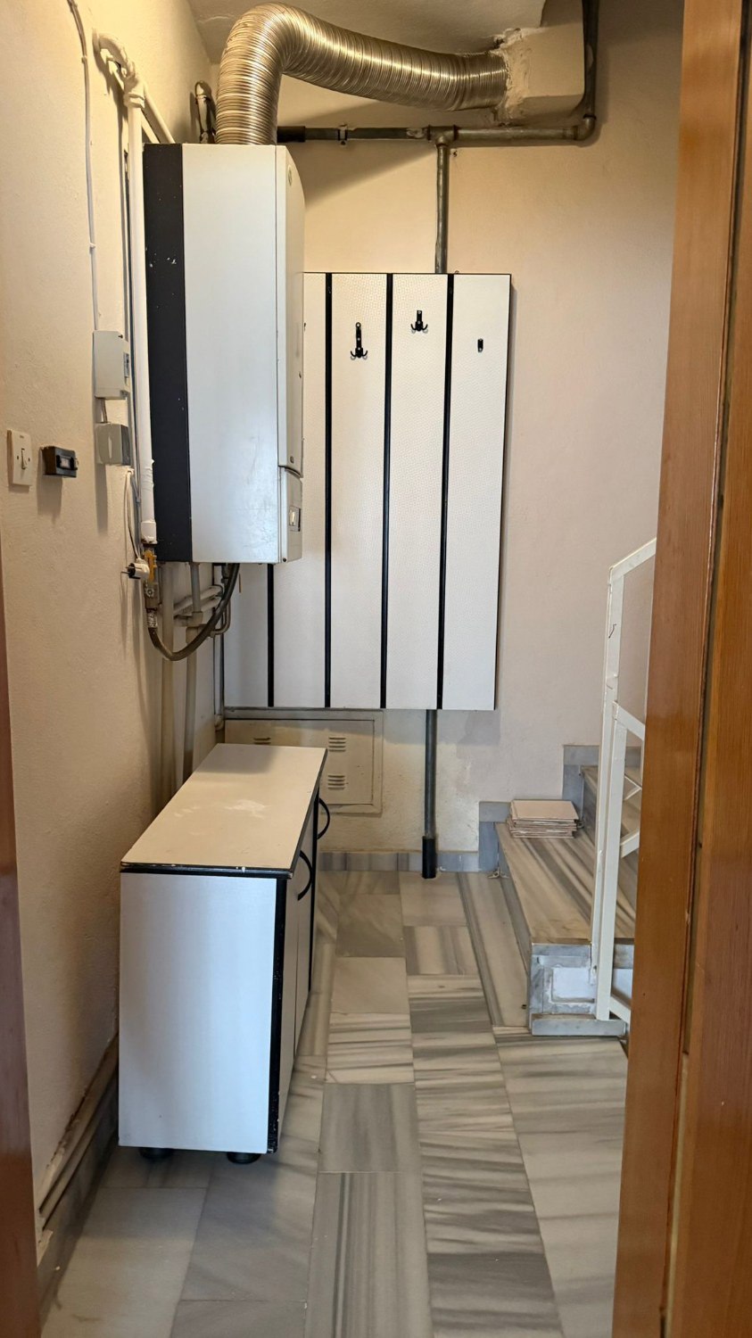 İSTİKLAL MAHALLLESİNDE 2.,5+1 KİRALIK DAİRE 