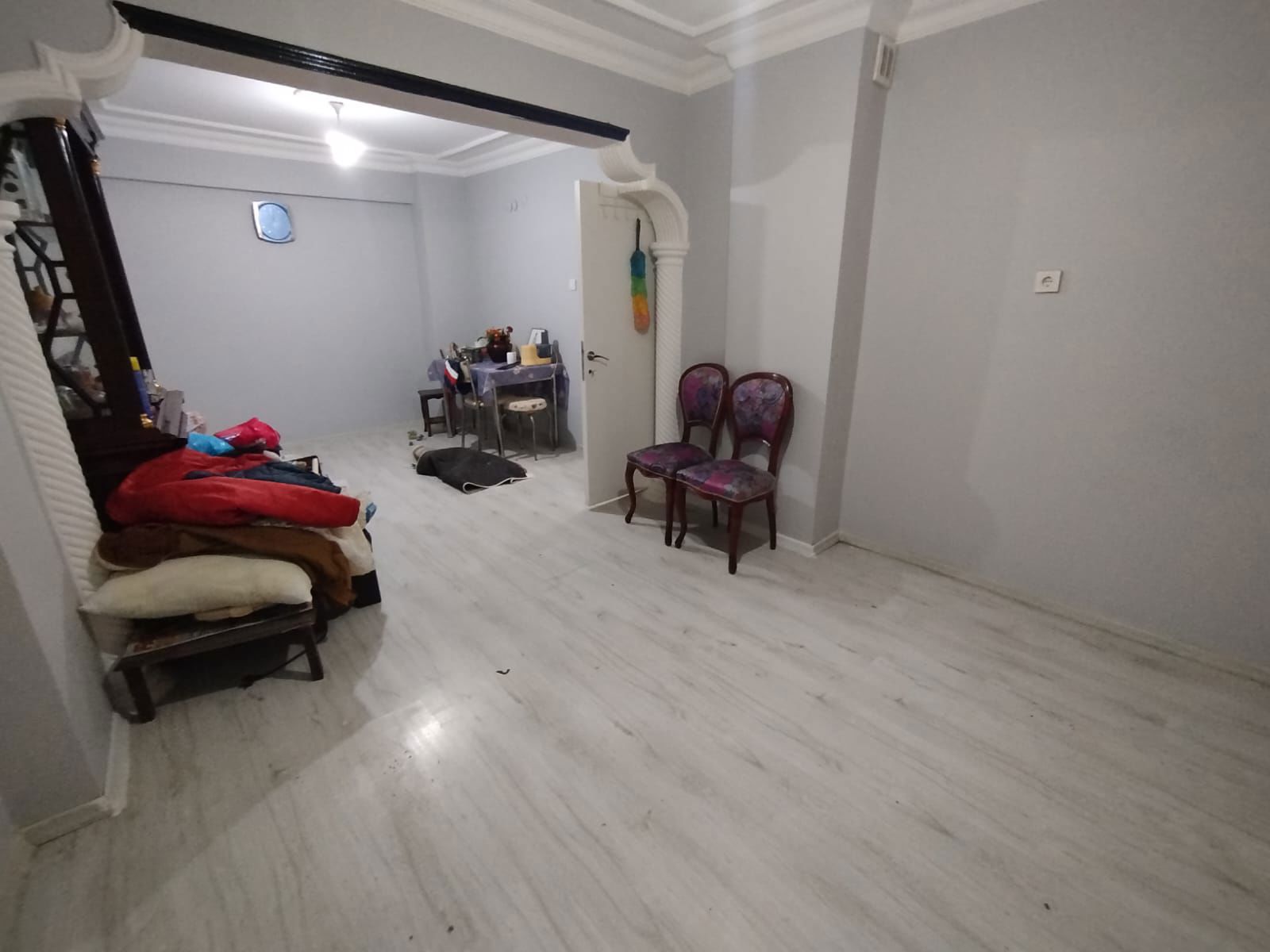 MERKEZI KONUMDA, İÇI YAPILI 2+1 KIRALIK DAIRE!