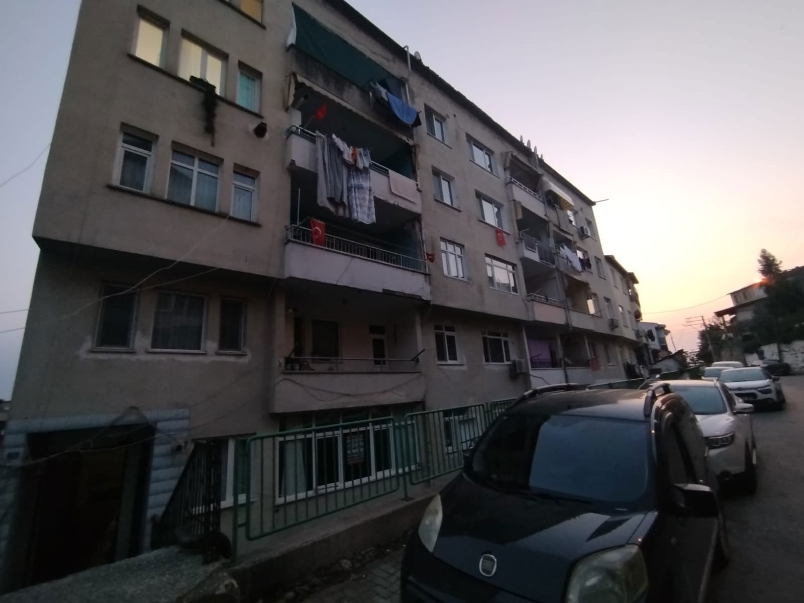 MERKEZI KONUMDA, İÇI YAPILI 2+1 KIRALIK DAIRE!