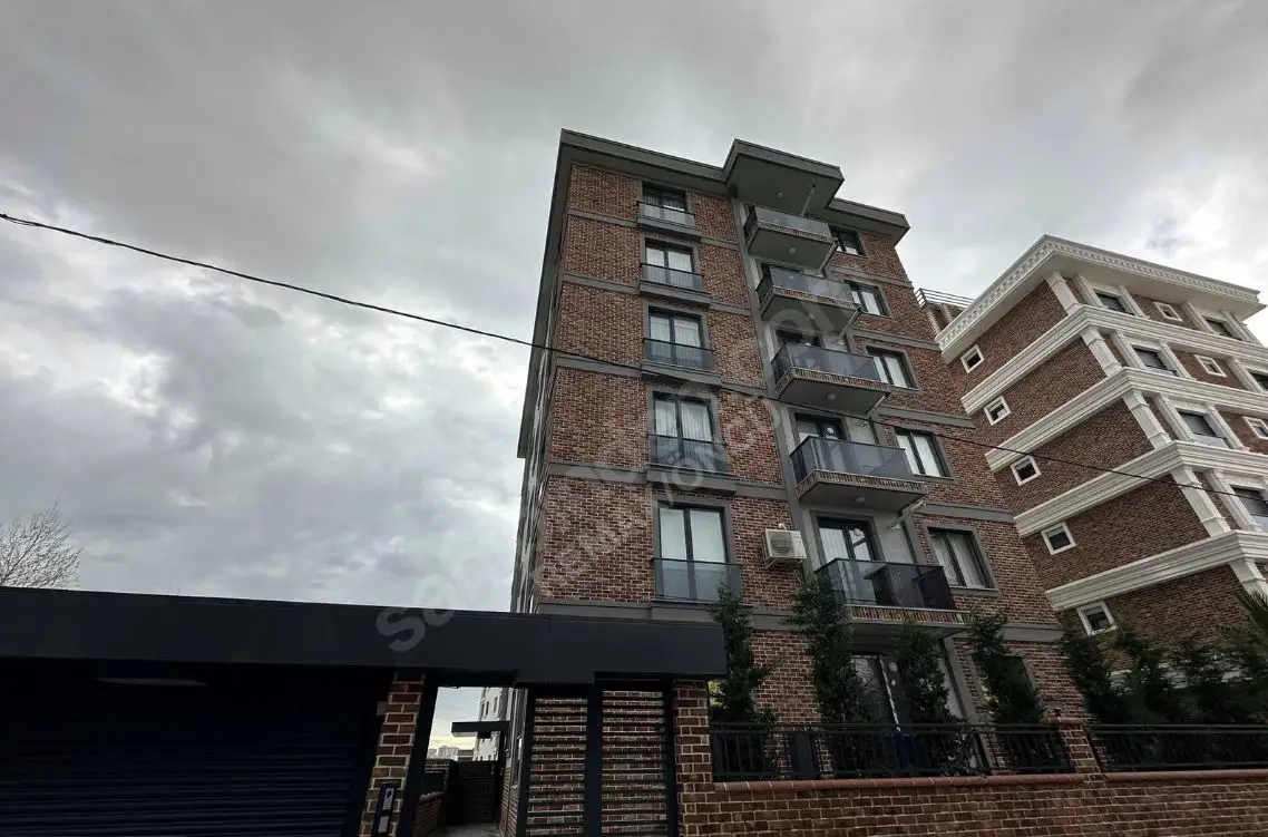 REMAX ÖNCÜ ÇEKMEKÖY EKŞIOGLU MH. 3+1 SIFIR LÜX SATILIK DAIRE