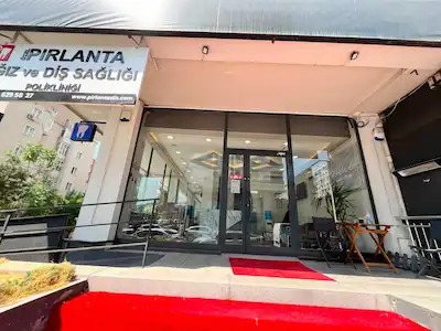 MALTEPE ALTAYÇEŞME'DE DİŞ POLİKLİNİĞİ KIRACILI SATILIK 220M² DÜKKAN