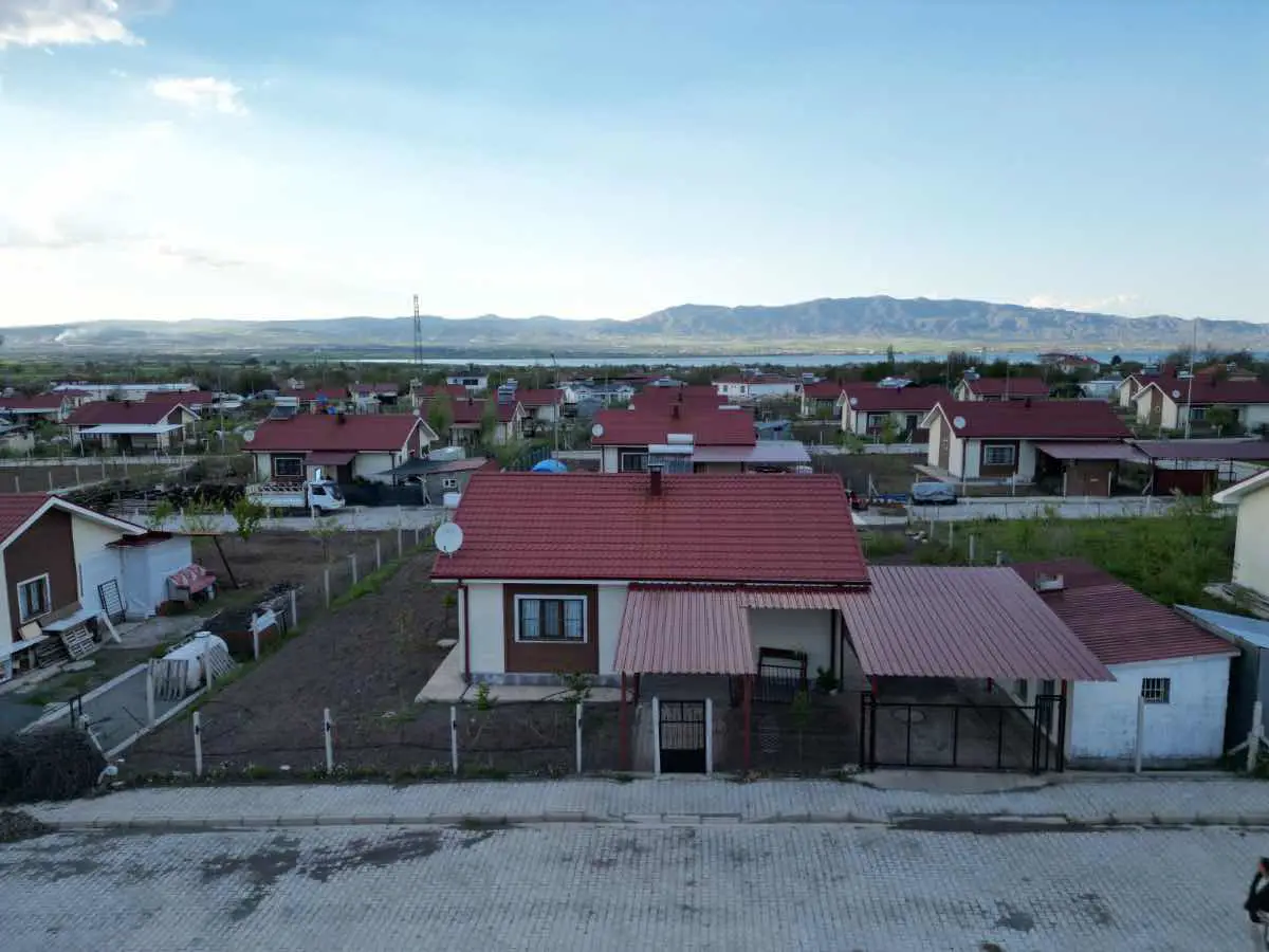REMAX DOĞU'DAN MOLLAKENDİ GÜNTAŞI MH. DE 2+1 MÜSTAKİL TOKİ DAİRE