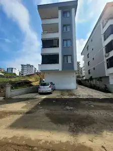 KÖRFEZDE TRAMVAYA YAKIN SATILIK 2+1 DAİRE