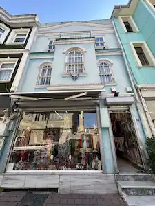 VEFA’DA SATILIK KOMPLE BİNA