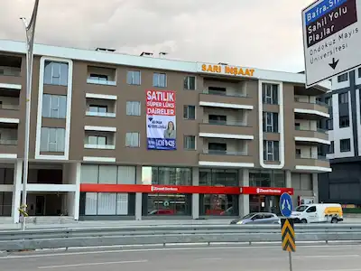 RECEP TAYYIP ERDOĞAN BULVARI’NDA YENI AVM’YE CEPHE BİNADA SATILIK 3 + 1 DAIRE