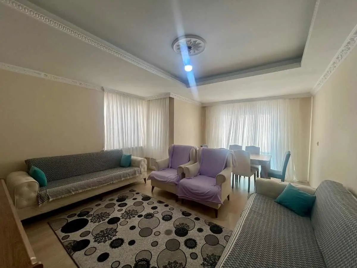 BAŞAKŞEHİR GÜVERCİNTEPE'DE KAT MÜLKİYETLİ GENİŞ ARA KAT 3+1 2