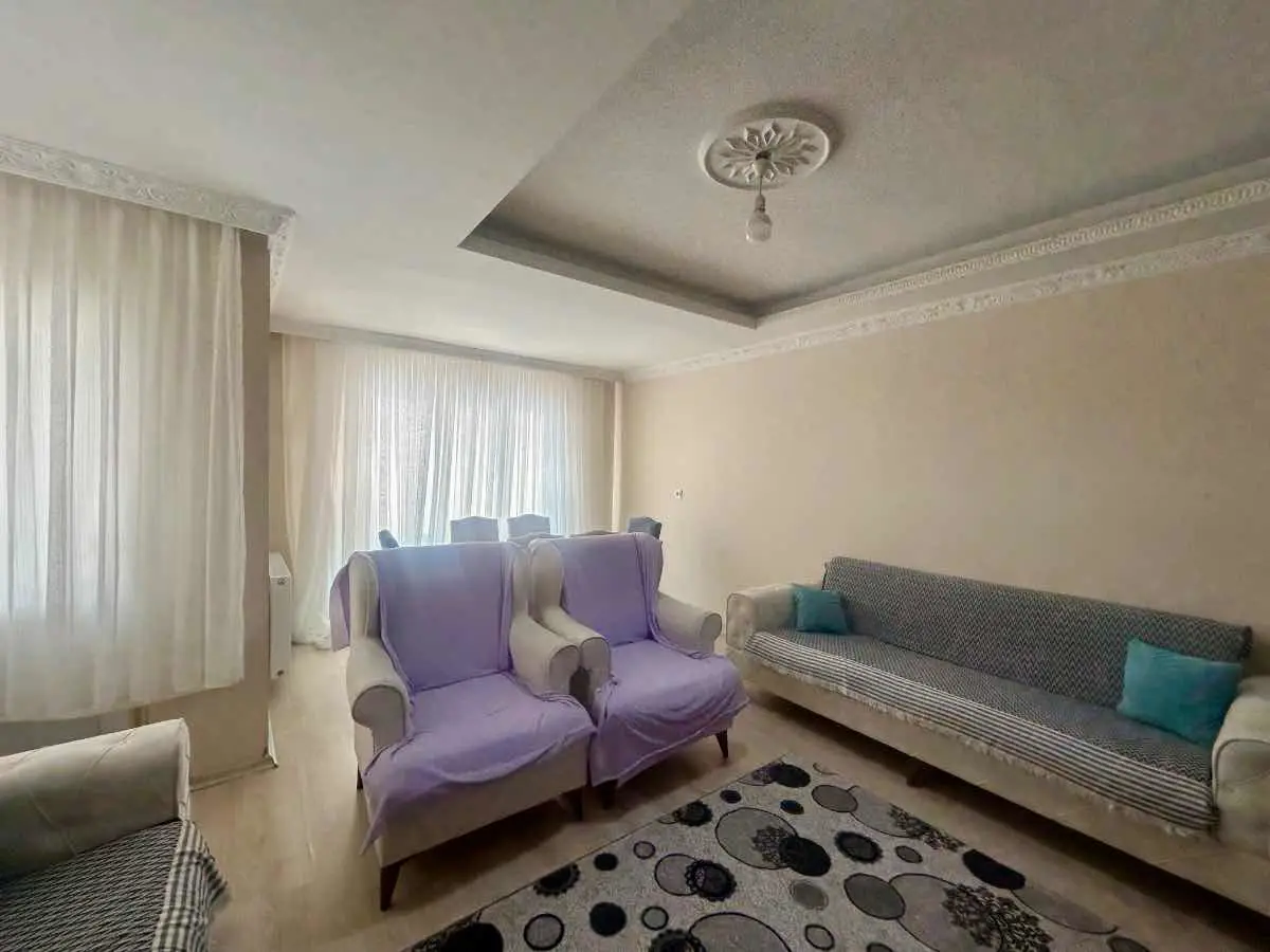 BAŞAKŞEHİR GÜVERCİNTEPE'DE KAT MÜLKİYETLİ GENİŞ ARA KAT 3+1 3