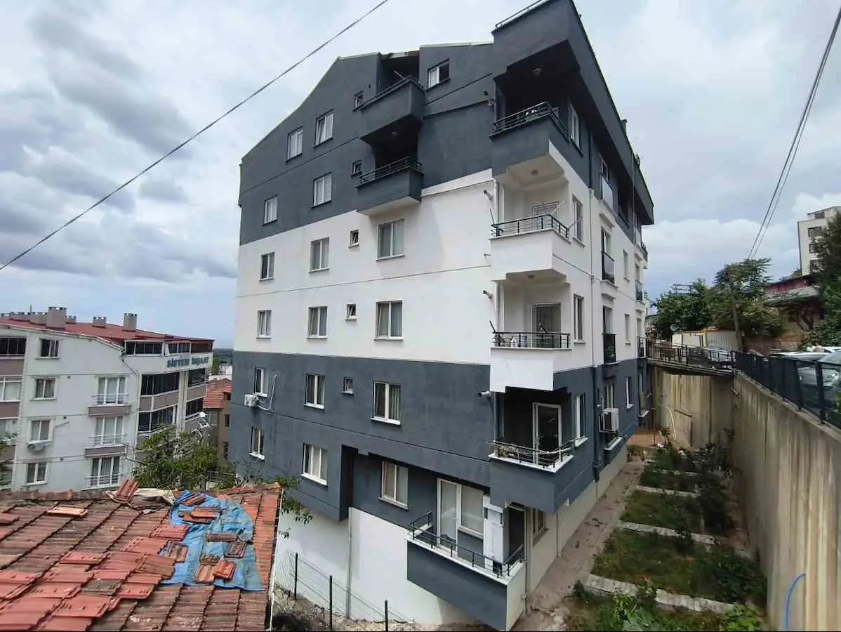 GEBZE CUMHURİYET MH KREDİYE UYGUN SATILIK 2+1 GENİŞ ARAKAT DAİRE