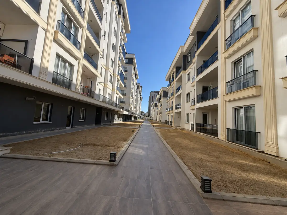 AQUA KAVAKLI 2 SİTESİNDE PEYZAJ CEPHE KİRALIK 3+1 SIFIR DAİRE