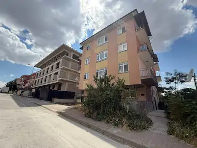 ALTINDAĞ ÖRNEK MAHALLESİ SATILIK 3+1&90M2 KOMPLE YENİLENMİŞ 2. KATTA DAİRE, MERKEZİ KONUMDA