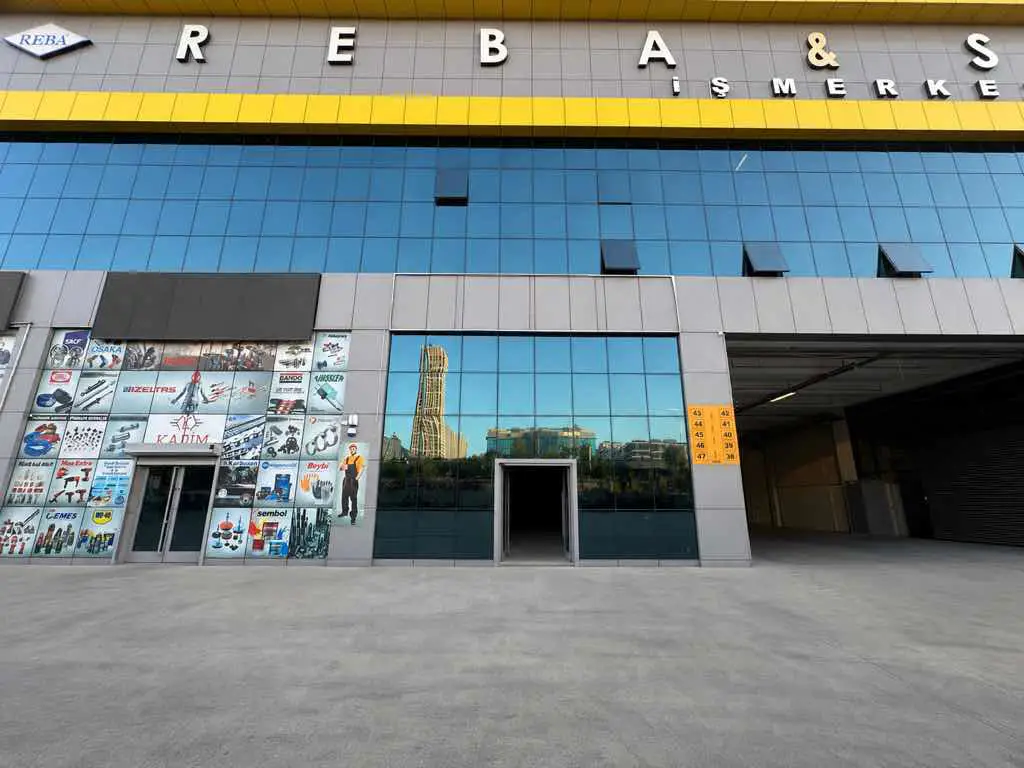 ESENYURT AKÇABURGAZ REBA SOYLU 380 M2 CADDE CEPHE KİRALIK DÜKKAN