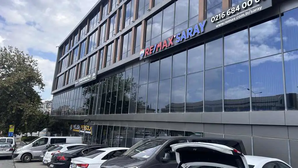 VARYAP PLAZA PENDİK 1+1 FIRSAT KİRALIK OFİS