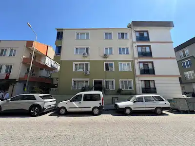 BARBAROS’TA TROYA VE ATATÜRK CADDESİ ARASINDA 2+1 SATILIK DAİRE