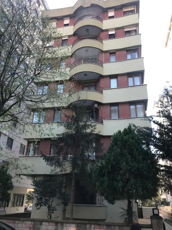 BAĞDAT CADDESİ SAHİL TARAFINDA GENİŞ 3+1 GENÇ DAİRE