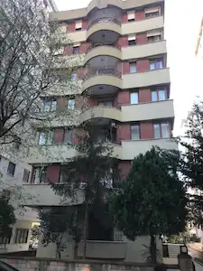 BAĞDAT CADDESİ SAHİL TARAFINDA GENİŞ 3+1 GENÇ DAİRE