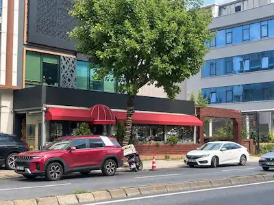 ÜMRANIYE TAVUKÇUYOLU DEVREN KİRALIK RESTORANT
