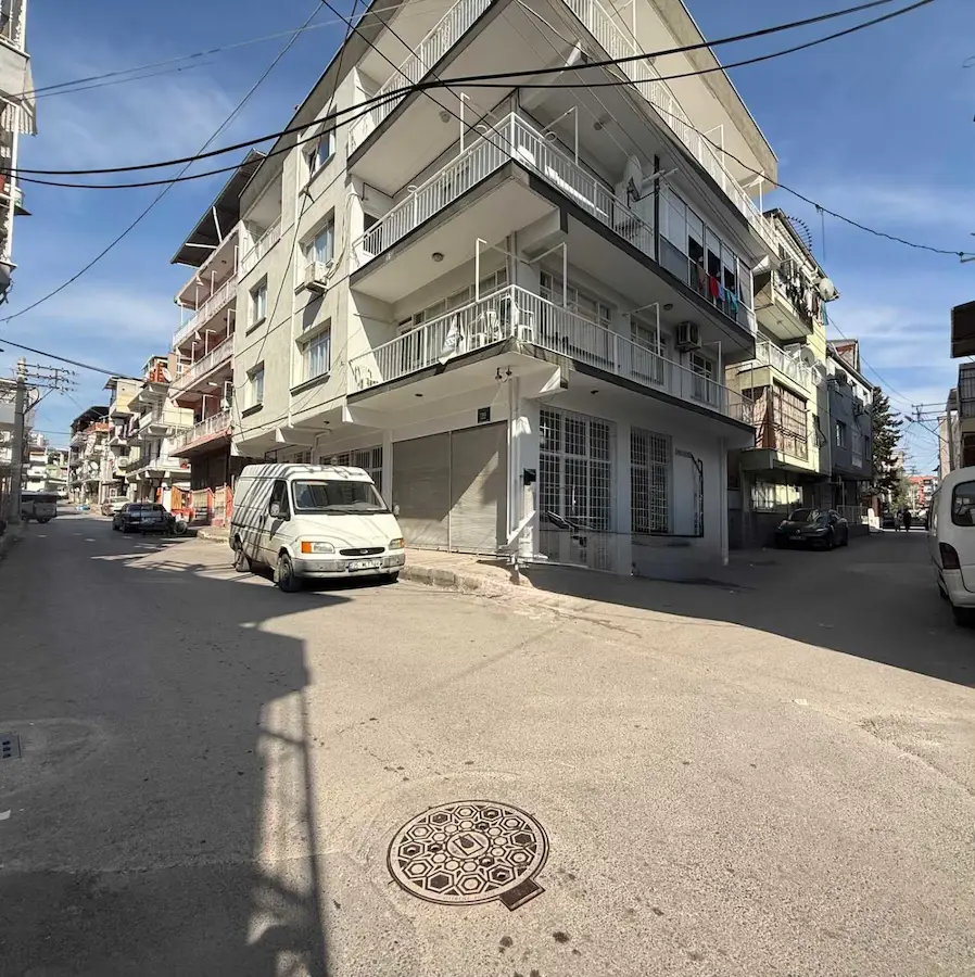 208 BAYRAKLI YAMANLAR MAHALLESİ'NDE 160 M2 KİRALIK DEPO