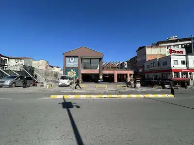 PAZARKAPI KADINLAR HALİNDE SATILIK DÜKKAN