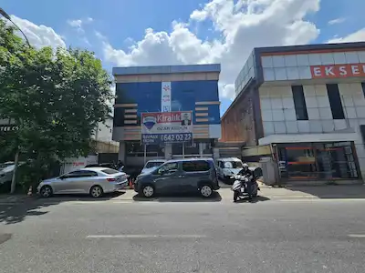 ÜMRANIYE ŞERIFALI TICARIDE 1500 M2 DEPOLU PLAZA