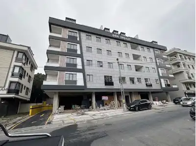 ÇEKMEKÖY MERKEZ MAHALLESİNDE ŞİLE YOLUNA YAKIN SIFIR GENİŞ 2+1