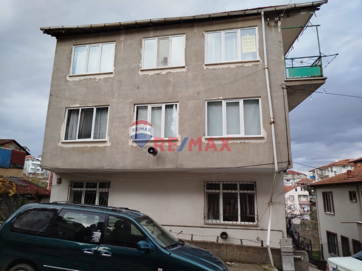 ANA YOLA ÇOK YAKIN KİRALIK 2+1 DAİRE
