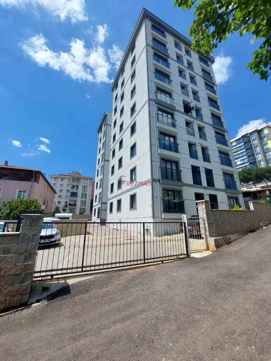 KURTKÖY METROSUNA YÜRÜME MESAFESİNDE SATILIK 2+1 BOŞ DAİRE