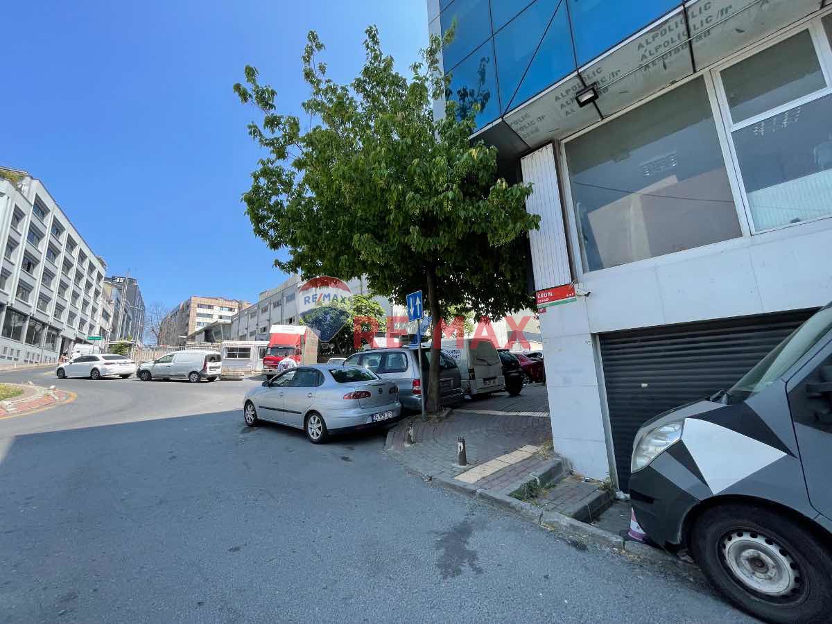 REMAX PRO TUĞBA'DAN SANAYI MAHALLESINDE 3 KATLI KIRALIK İŞ YERI