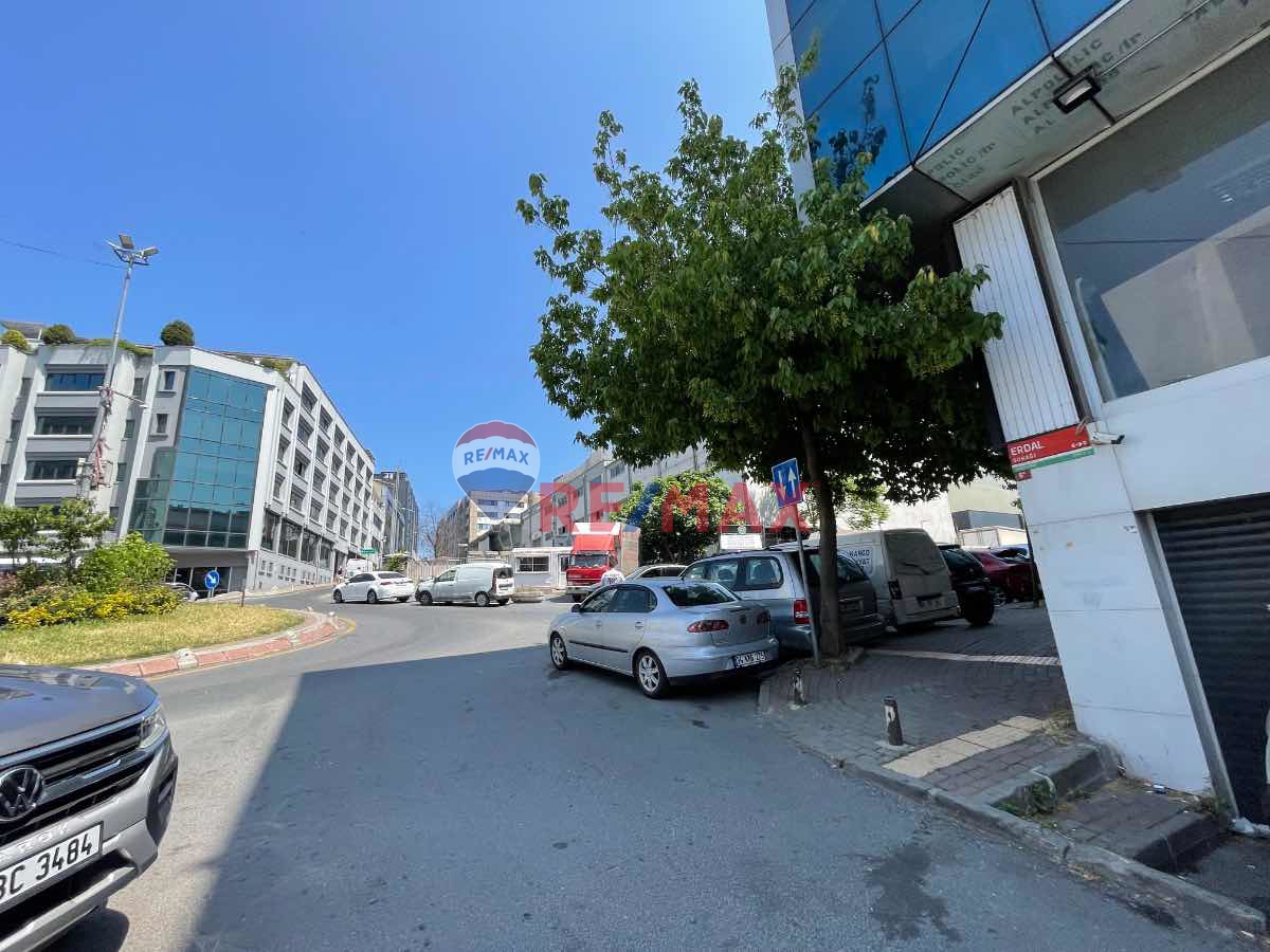 REMAX PRO TUĞBA'DAN SANAYI MAHALLESINDE 3 KATLI KIRALIK İŞ YERI