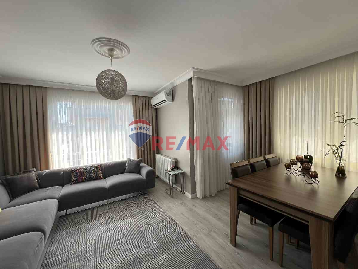 SARIGAZİ ATATÜRK MH. 4+1 OTOPARKLI SATILIK ÇATI DUBLEKS DAİRE TUĞBA ÖZAKBULUT