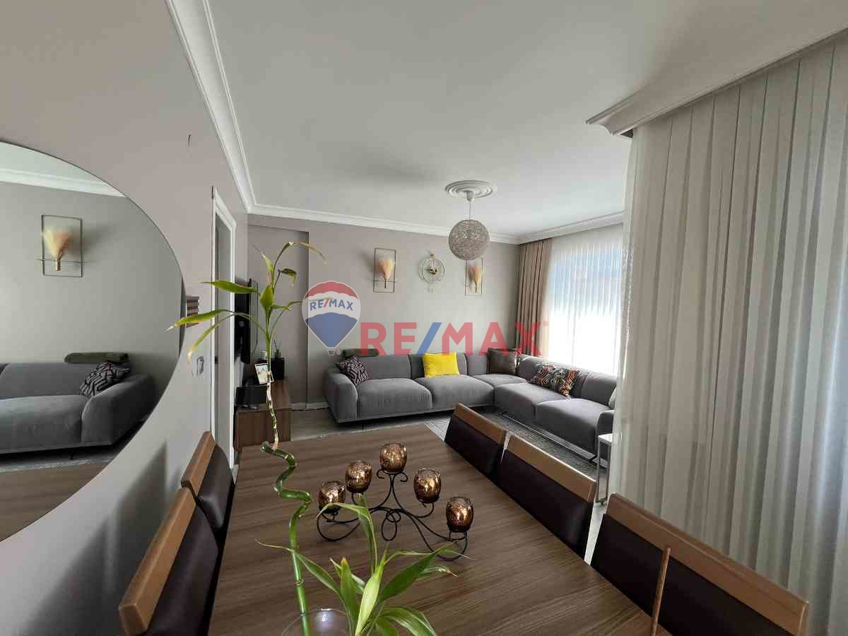 SARIGAZİ ATATÜRK MH. 4+1 OTOPARKLI SATILIK ÇATI DUBLEKS DAİRE TUĞBA ÖZAKBULUT