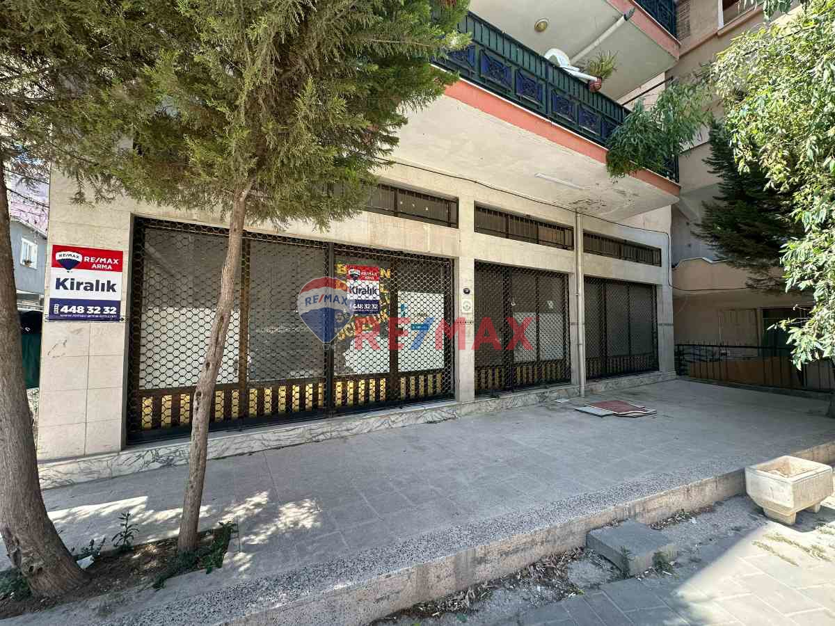 REMAX ARMA'DAN BUCA ÇAMLIPINAR MAHALLESINDE GENIŞ DÜKKAN