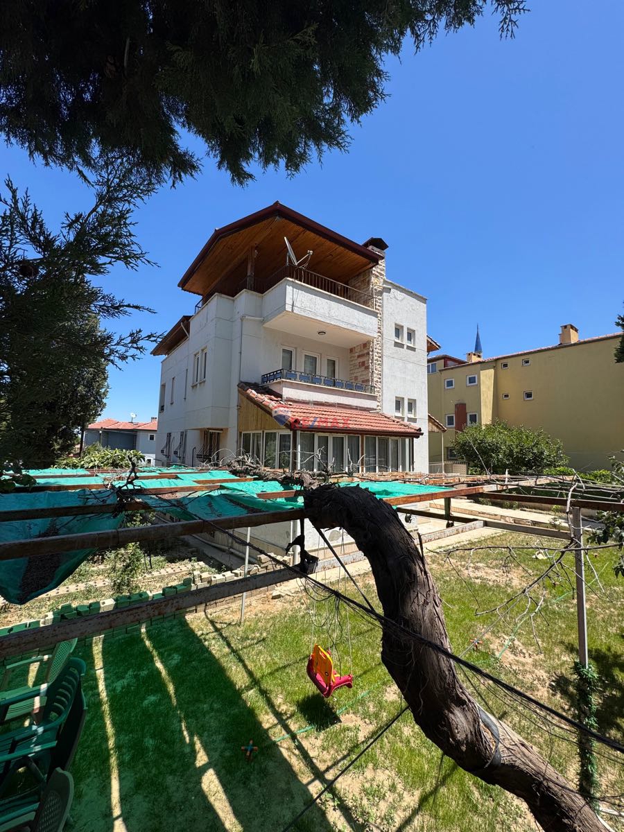 DENİZLİ SERVERGAZİ NİN EN GÜZEL YERİNDE FIRSAT VİLLA