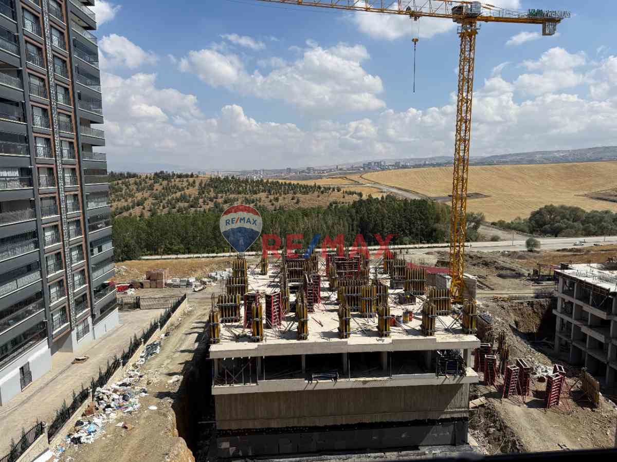 AKŞEMSETTIN MAHALLESI'NDE VADI MANZARA EVLERI  5. ETAP 1+1 SATILIK DAIRE