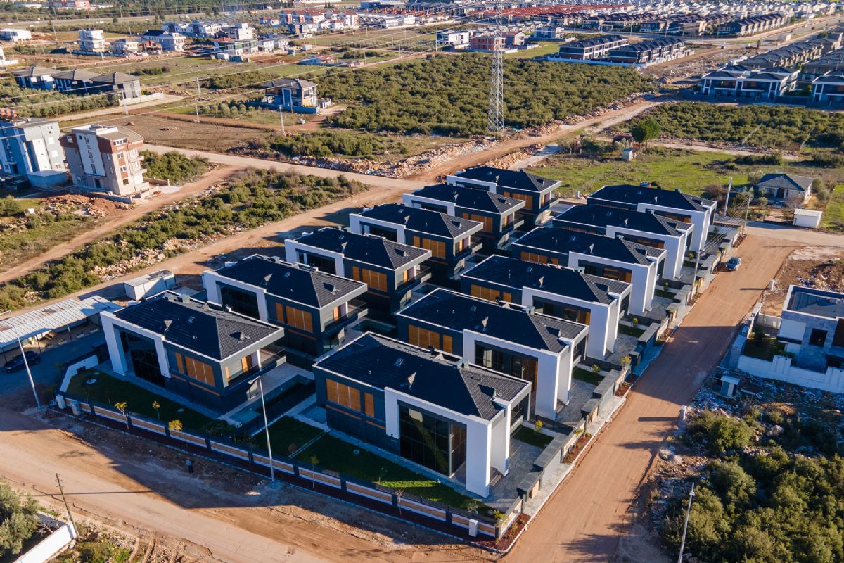 ANTALYA DÖŞEMEALTI MÜSTAKİL HAVUZLU İSKANLI LÜKS VİLLA