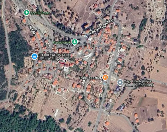 KADIOVACIK KÖY MERKEZİNDE SATILIK TAŞ EV