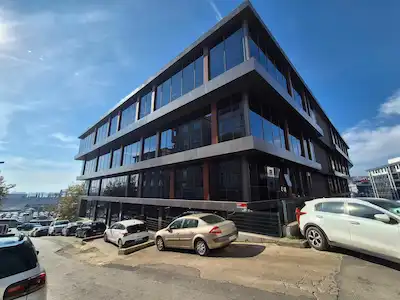 PENDİK E5 YANI VARYAP PLAZA GİRİŞ KATTA 1+0 KİRALIK BÜRO OFİS