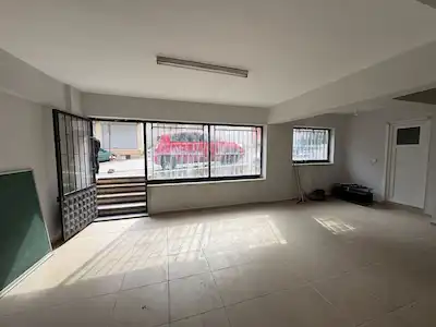 MEHTERÇEŞME'DE DÜZ GIRIS CIFT CEPHE SATILIK DUKKAN
