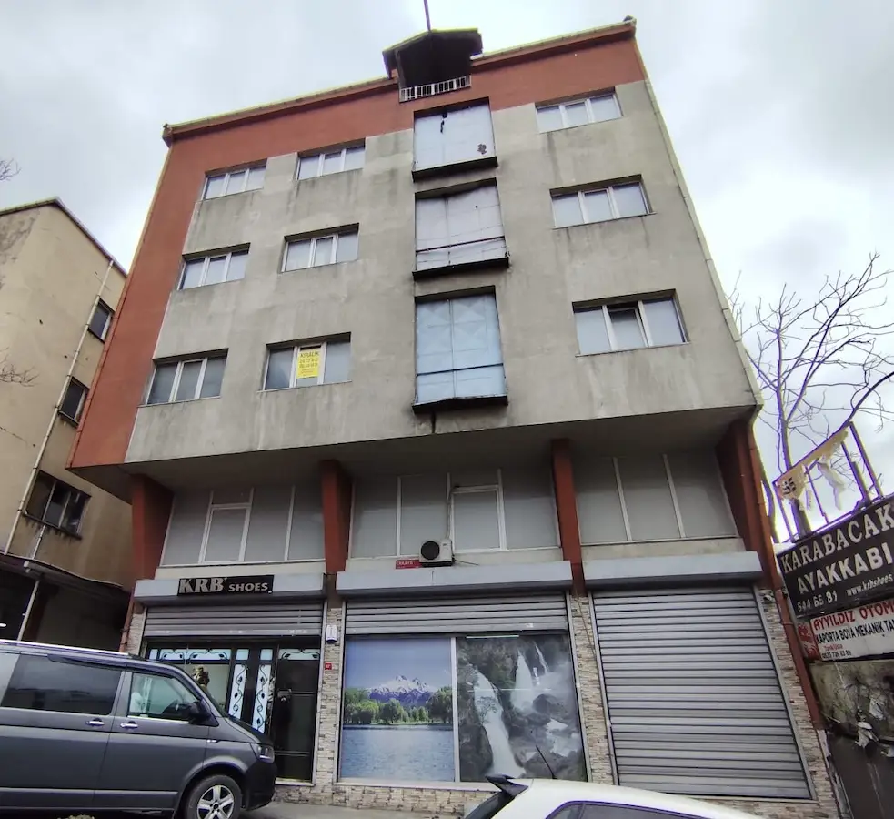 GÜNGÖREN SANAYİ MAHALLESİNDE 1400M2 KOMPLE SATILIK İŞ HANI