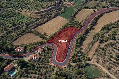 ALİŞAR’DA 3 DÖNÜM YOLA CEPHE SULU TARLA