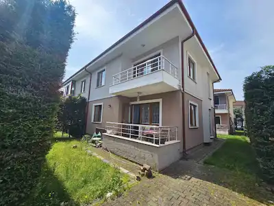REMAX HÜR HALİT KOLAÇ SERDİVAN ARABACIALANI SATILIK 3+1 VİLLA