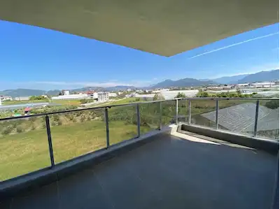 YENİ BİNADA GENİŞ BALKONLU AYRI MUTFAK 2+1 DAİRE