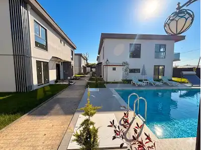 KOCAELİ KARTEPE SARIMEŞE SİTE İÇERİSİNDE SATILIK 4+1 LÜKS VİLLA