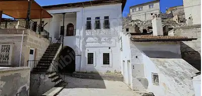 NEVŞEHİR AVANOS'TA NET 500M2 YATIRIMLIK TURİSTİK KONAK