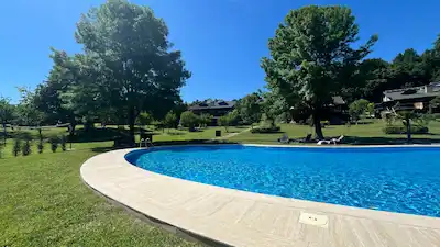 ORMAN CEPHELI, GENIŞ BAHÇELI, EŞYALI - 4+2 TRIPLEKS VILLA